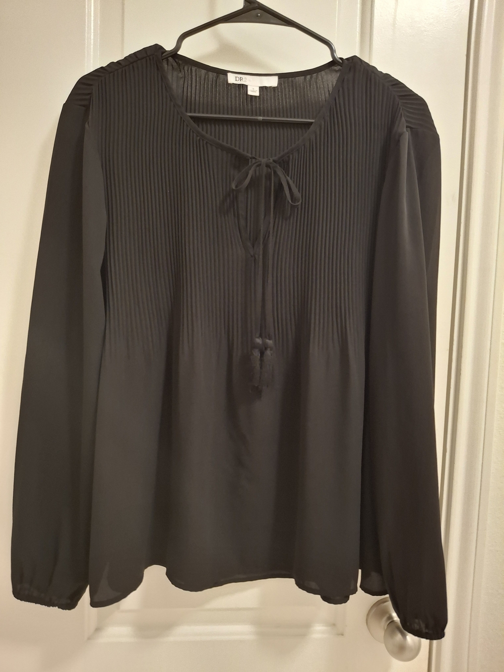 DR2 Black Pleated Tie-Neck Long Sleeve Top